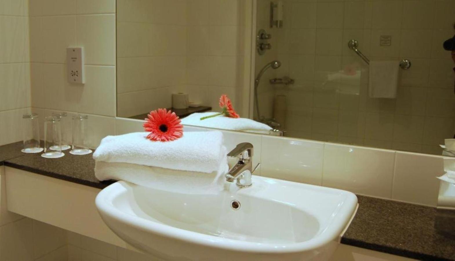 Maldron Hotel Tallaght Dış mekan fotoğraf