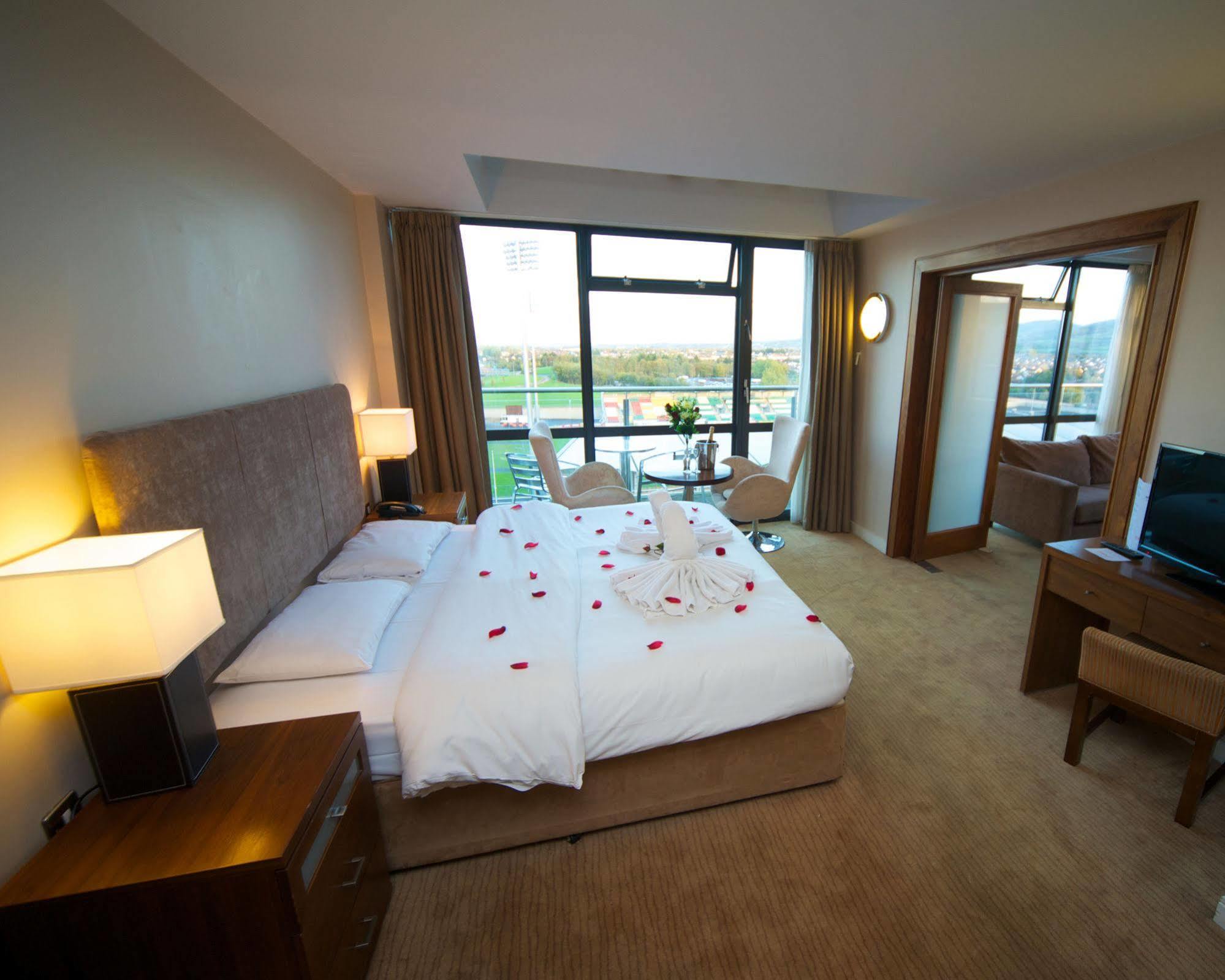 Maldron Hotel Tallaght Dış mekan fotoğraf